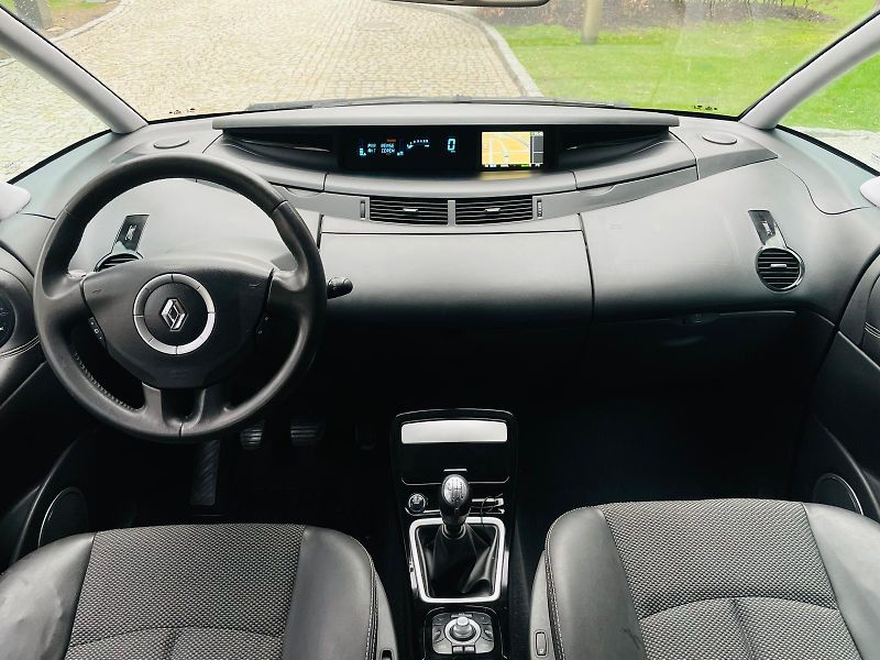 Renault Grand Espace 2.0dCi MANUÁL VÝHŘEV SENZORY - fotka 23 z 43