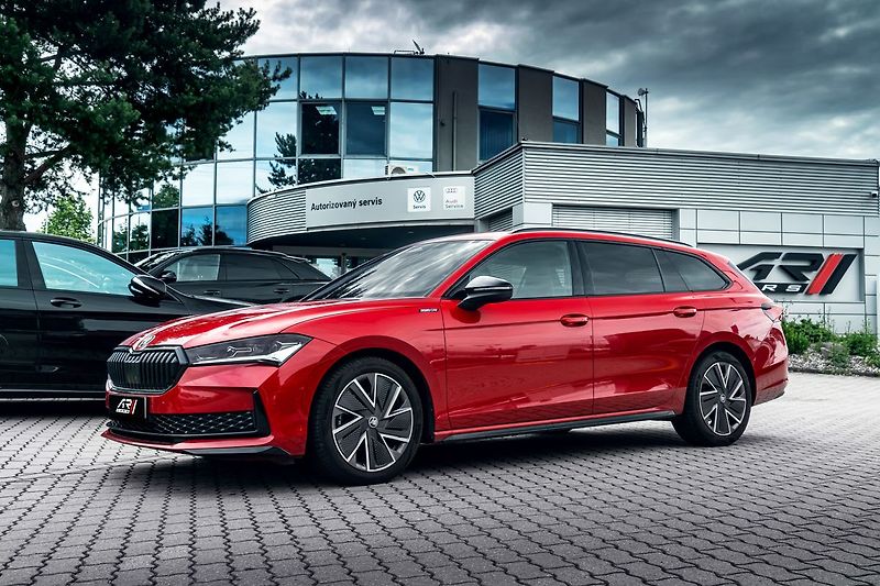 Škoda Superb Sportline 2,0TDI DSG Masáže - fotka 21 z 21