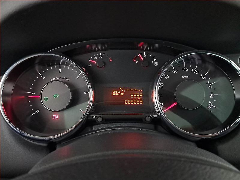 Peugeot 5008 (2016) 2.0 BlueHDi, ČR,1.maj, Navi - fotka 11 z 21