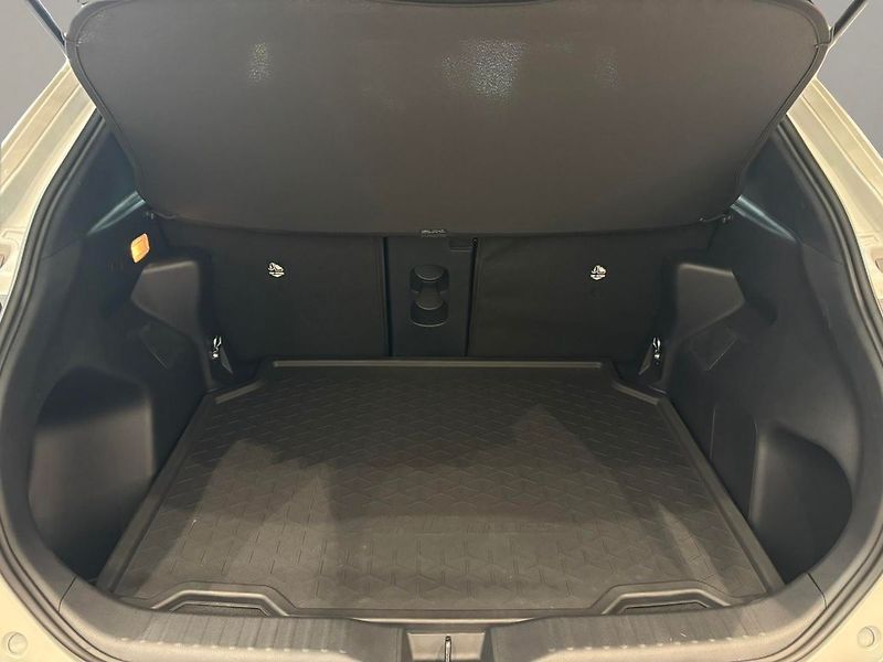 Toyota Yaris (2024) Style      Cross MC24 - - fotka 12 z 12