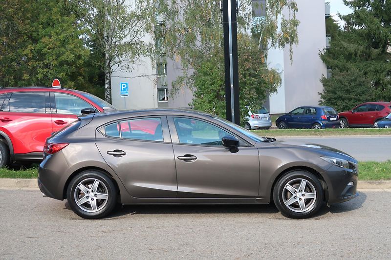 Mazda 3 (2014) HB 1,5 G100, 2 sady kol, ČR - fotka 7 z 28