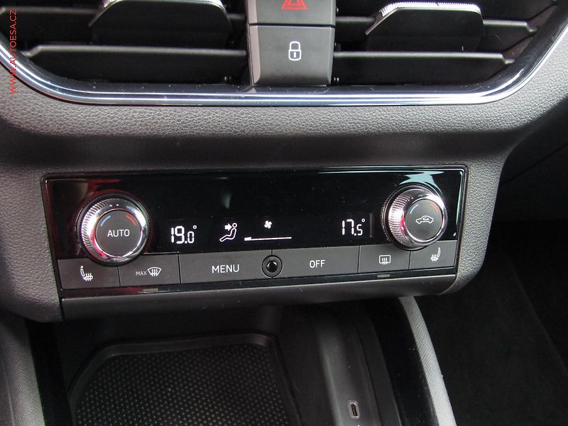 Škoda Scala (2019) 1.5 TSi, ČR, Style, DSG - fotka 16 z 23