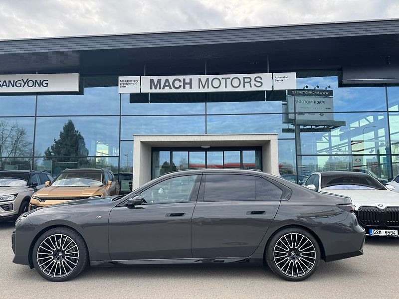 BMW Řada 7 740d xDrive  TV TOP - fotka 6 z 22