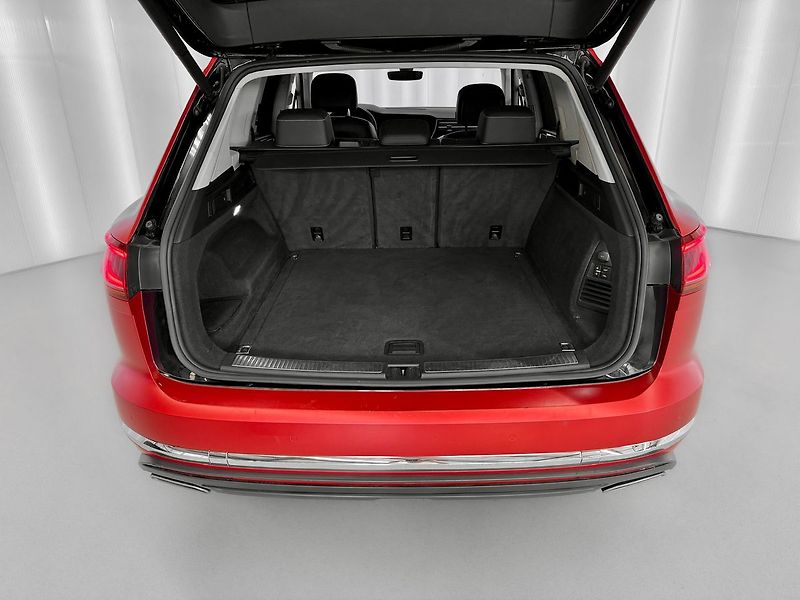 Volkswagen Touareg 3.0 TDI 4MOTION R-LINE, MASÁŽE - fotka 32 z 33