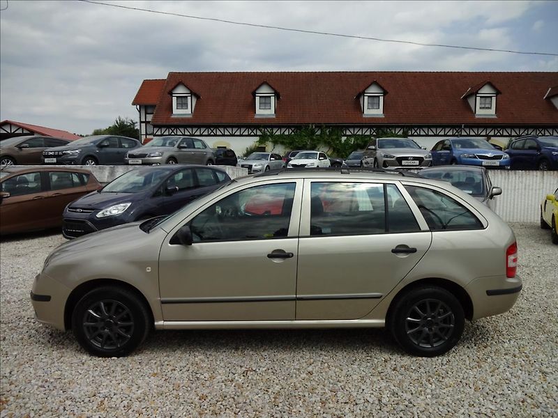 Škoda Fabia I 1,2i 47kW Combi - fotka 3 z 43