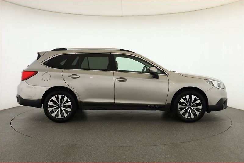 Subaru Outback (2016) 2.5 i, 4X4, Automat, ČR,1.maj - fotka 6 z 21
