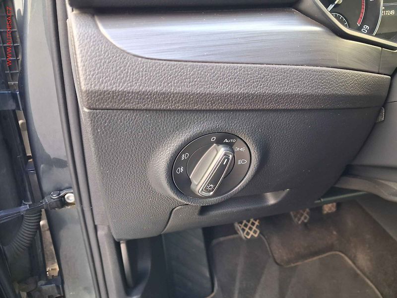 Škoda Superb (2018) 1.6TDI, AC, navi, park.asist - fotka 15 z 18