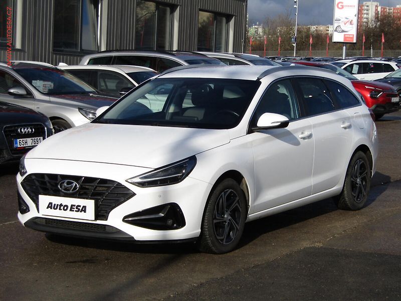 Hyundai i30 (2021) 1.6 CRDi, ČR, AT, park.kamera - fotka 3 z 19