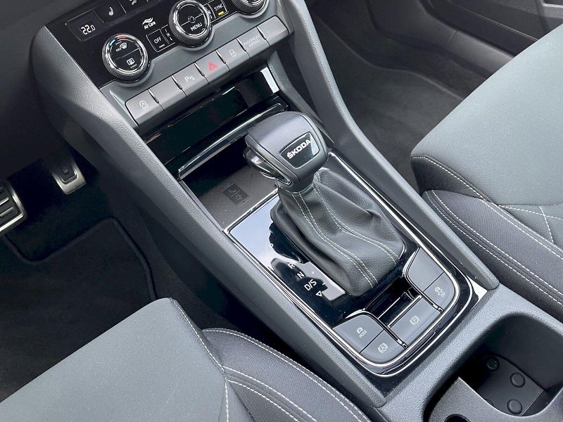 Škoda Karoq (2023) 1.5 TSI 110kW Sportline DSG - fotka 12 z 35