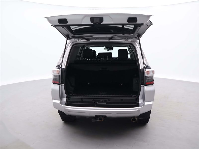 Toyota 4Runner 4,0 L V6 202kW 4WD AUT LED - fotka 9 z 28