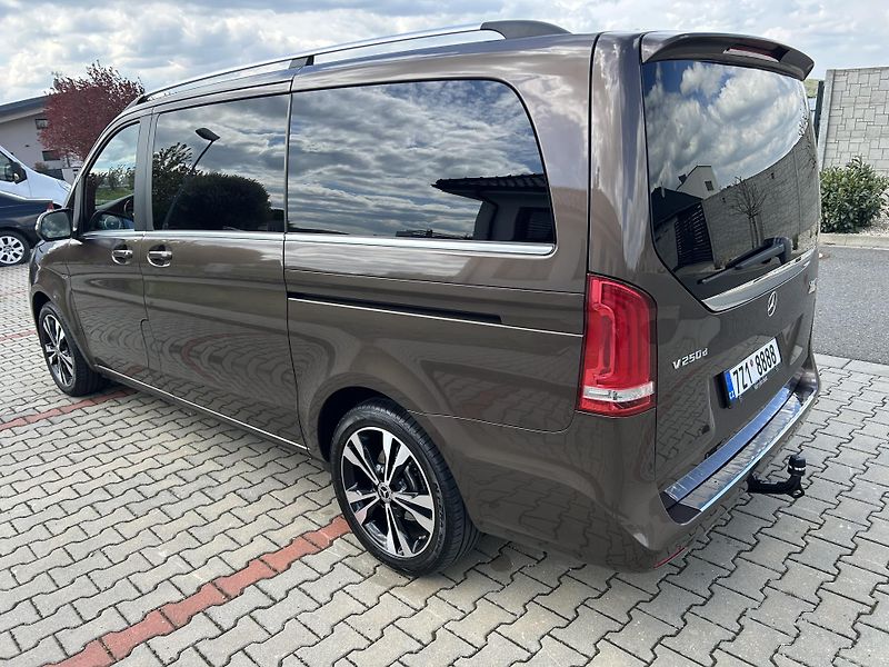 Mercedes-Benz Třídy V (2017) Velmi pěkný stav - fotka 4 z 25