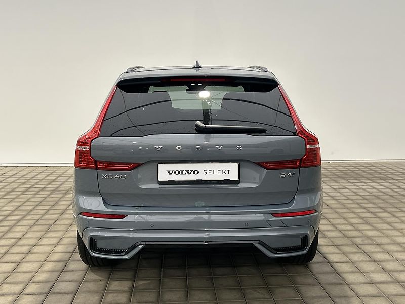 Volvo XC60 2.0  B4 4x4 ULTIMATE - fotka 7 z 33