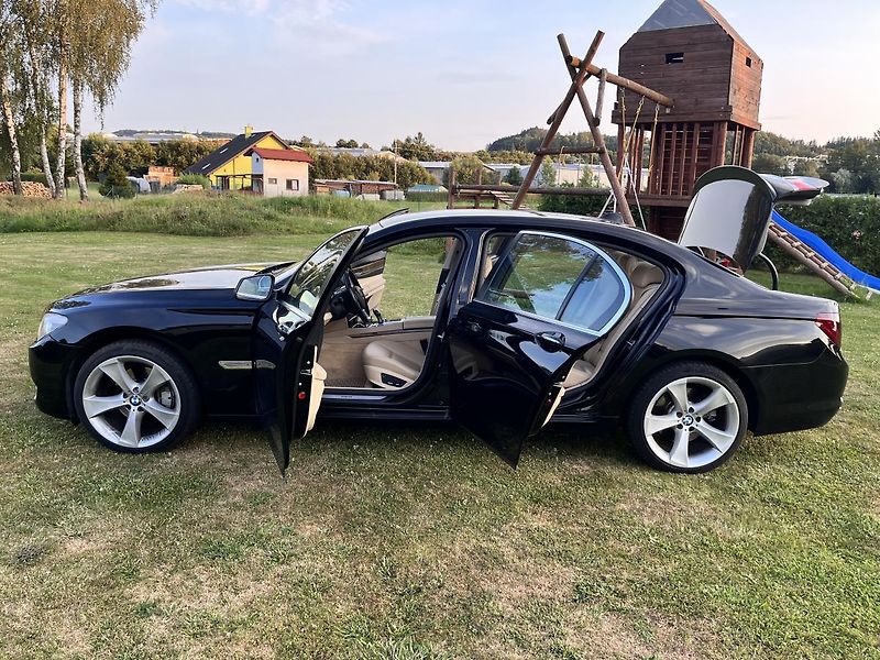 BMW Řada 7 740 LI,LONG,240KW,MINISTERSTVO - fotka 26 z 49