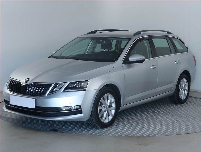 Škoda Octavia (2017) Style Plus 1.6 TDI, Tempomat - fotka 2 z 18