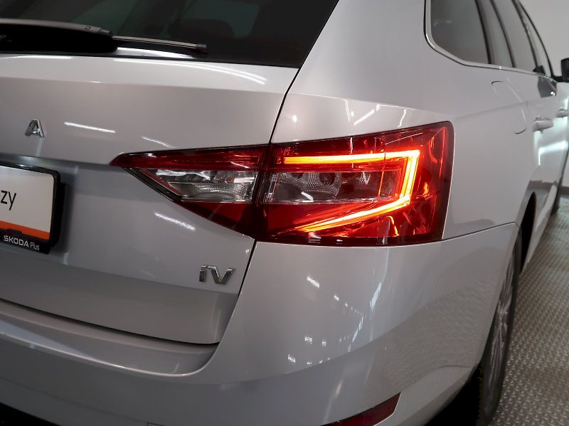 Škoda Superb (2022) iV STYLE 1.4TSI 160KW DSG - fotka 11 z 44