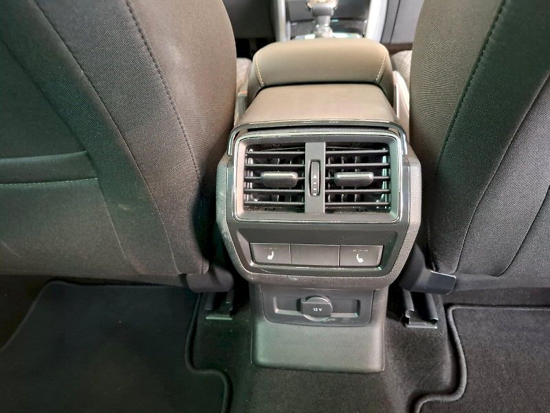 Škoda Karoq (2024) TOP SELECTION TD 110/2.0 A7A 4 - fotka 30 z 30