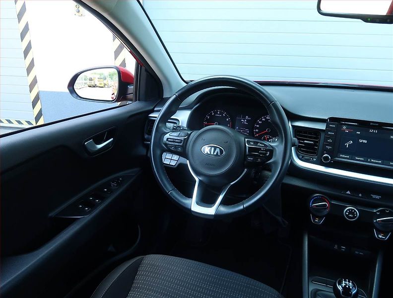 Kia Stonic (2018) Exclusive 1.25 CVVT, Tempomat - fotka 7 z 19