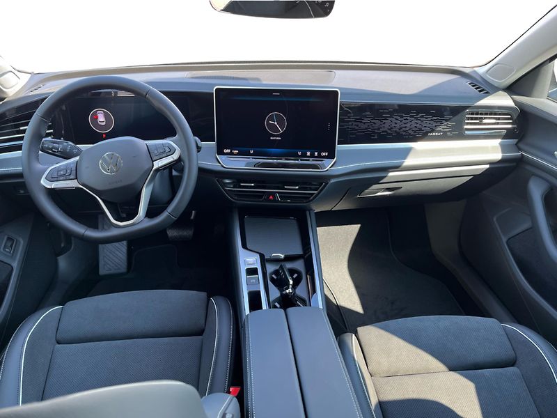 Volkswagen Passat ELEGANCE 2,0 TDI 7DSG 110 kW - fotka 5 z 25