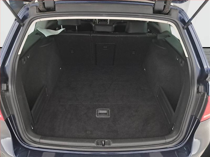 Volkswagen Passat (2014) 2.0 TDI, Automat, Xenony - fotka 14 z 17