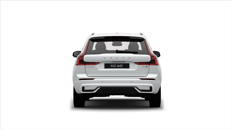 Volvo XC60 (2026) 2,0 B5  Plus Dark - fotka 3 z 12