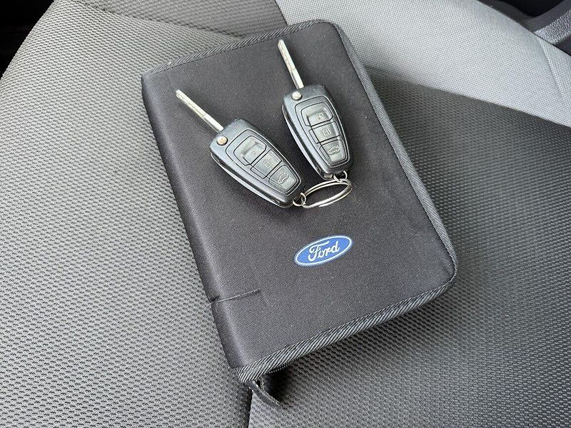 Ford Focus (2011) 1.6i Ti-VCT Klima Winter Paket - fotka 28 z 46