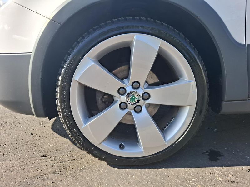Škoda Roomster (2012) edice SCOUT 1.2TSi 63kW,klima - fotka 16 z 19