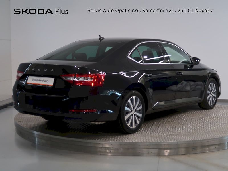Škoda Superb (2022) STYLE 2.0TSI 140KW DSG - fotka 2 z 43