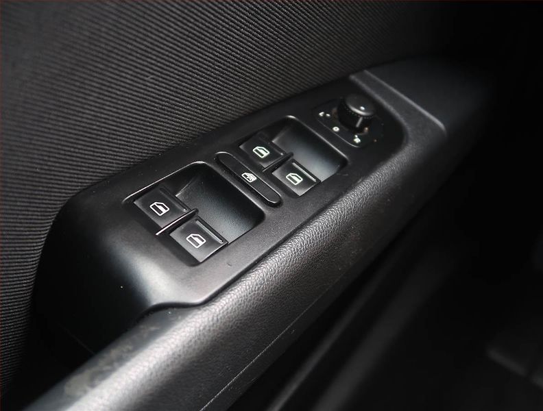 Škoda Superb (2011) Comfort 2.0 TDI, Automat, Navi - fotka 16 z 19