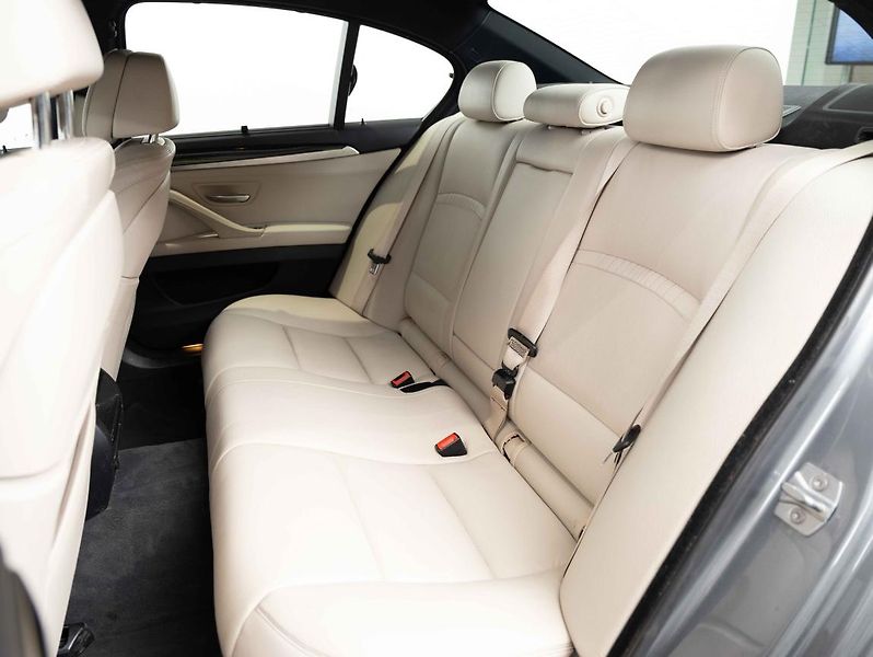 BMW Řada 5 530d xDrive Sedan - fotka 21 z 22