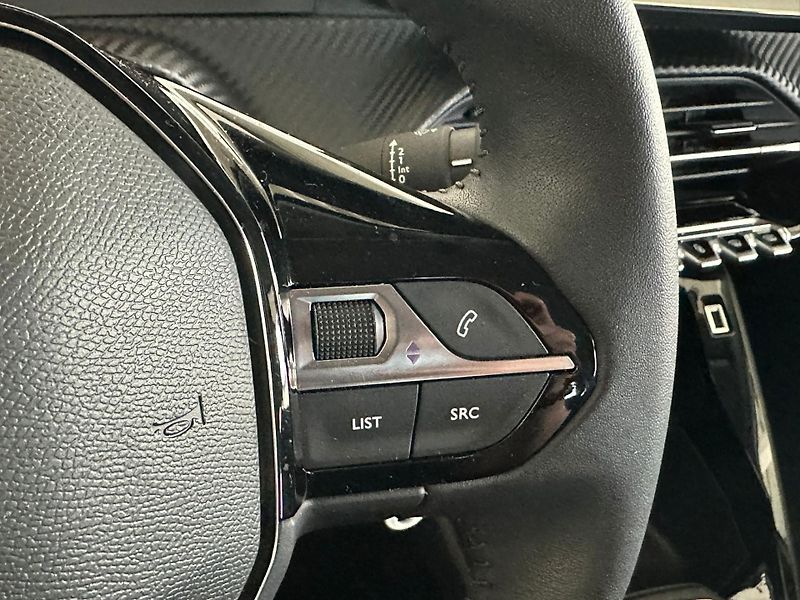 Peugeot 208 1,2 74kW, 1.majitel ČR, LED - fotka 18 z 19