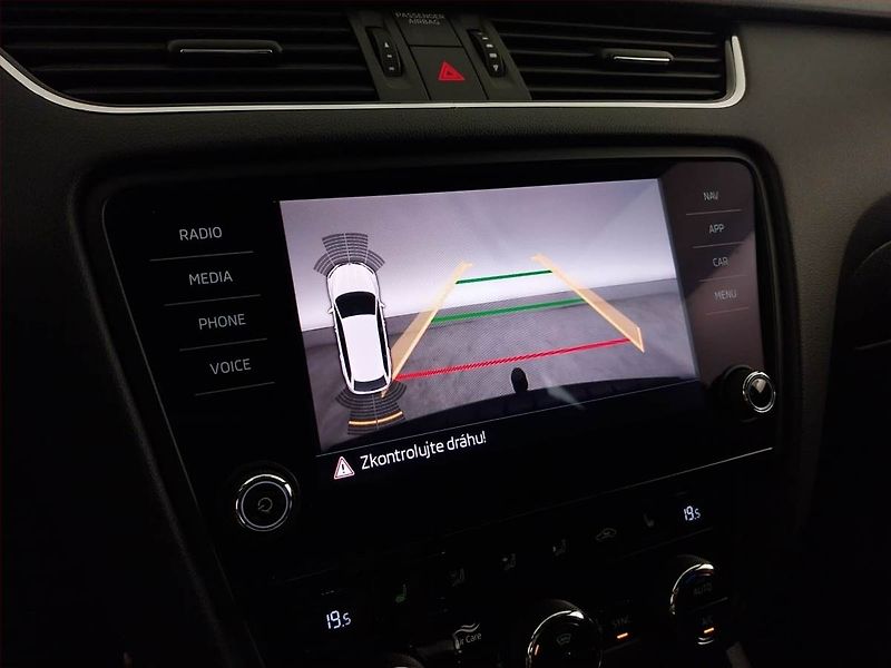 Škoda Octavia (2019) 2.0 TDI, 4X4, Automat - fotka 18 z 24