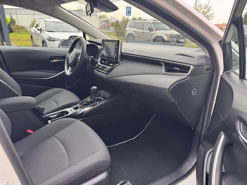Toyota Corolla 1.8 Active - fotka 13 z 14