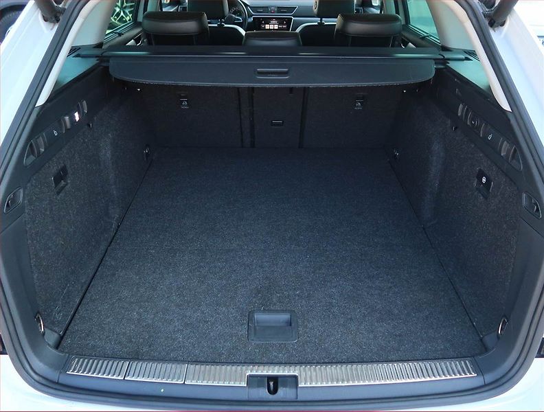 Škoda Superb (2017) Style Plus 2.0 TDI, Automat - fotka 14 z 16