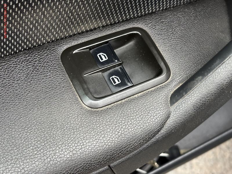 Škoda Yeti (2011) 2.0tdi 4x4, ČR, AC, výhřev - fotka 11 z 16