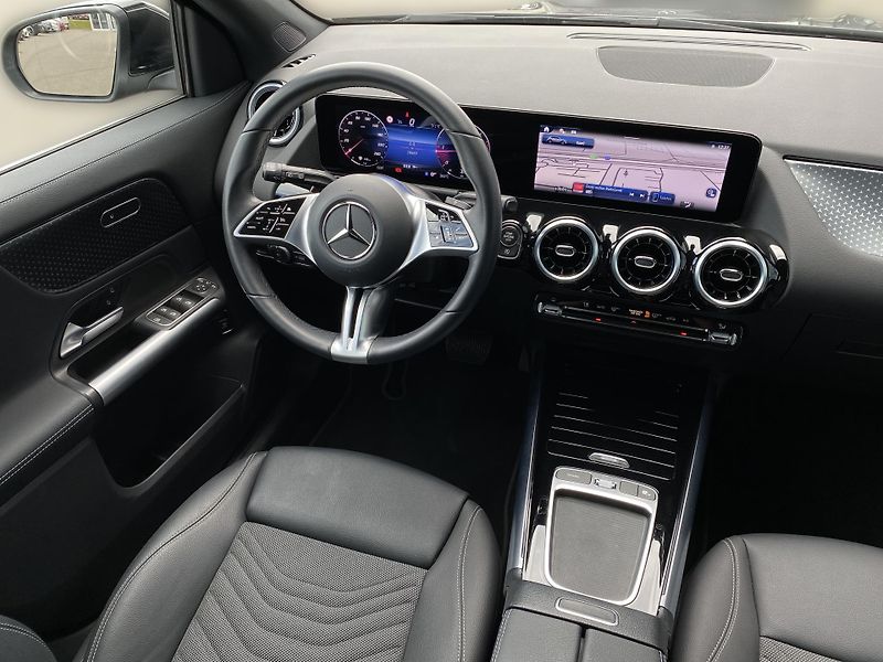 Mercedes-Benz GLA 180 d Progressive Advanced - fotka 13 z 27