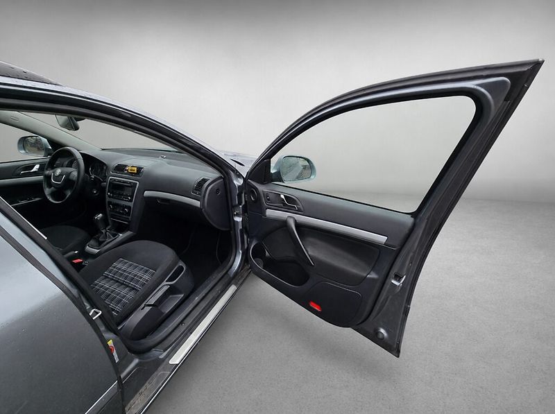 Škoda Octavia (2012) 1.4 Tsi 90kw Ambition - fotka 20 z 23