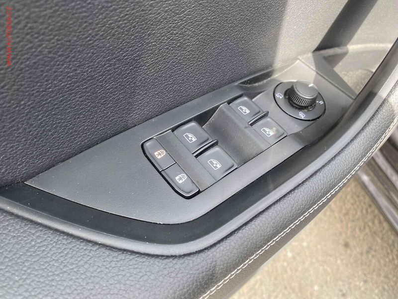 Škoda Superb (2021) 2.0 TDi, Style, LED - fotka 13 z 19