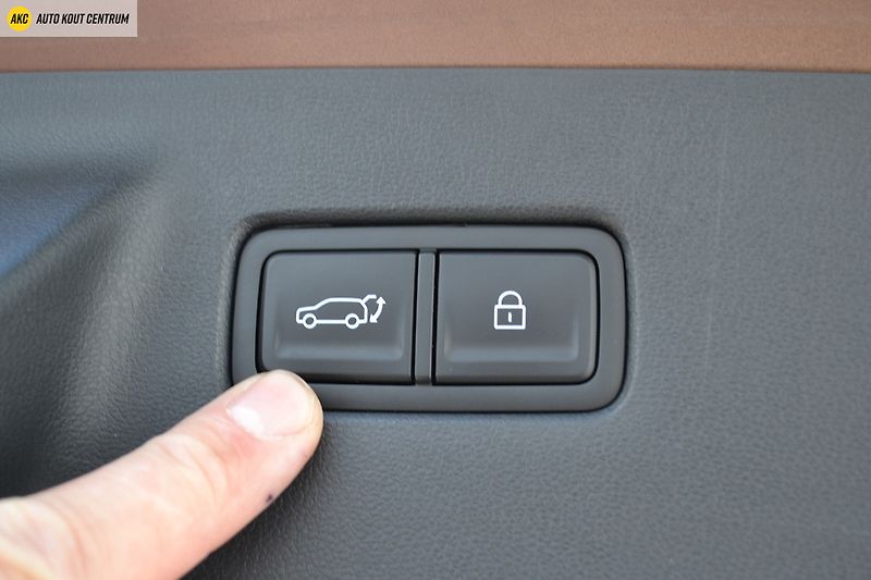 Hyundai Santa Fe 1.6T-GDI PHEV 4WD CALLIGRAPHY - fotka 37 z 73