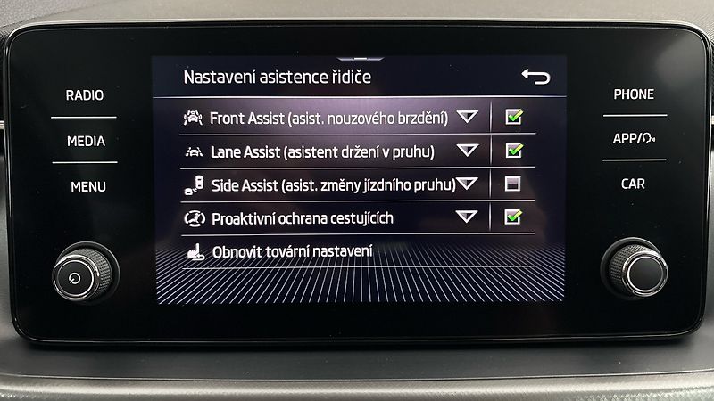 Škoda Scala 1.0 TSI Style - fotka 24 z 26
