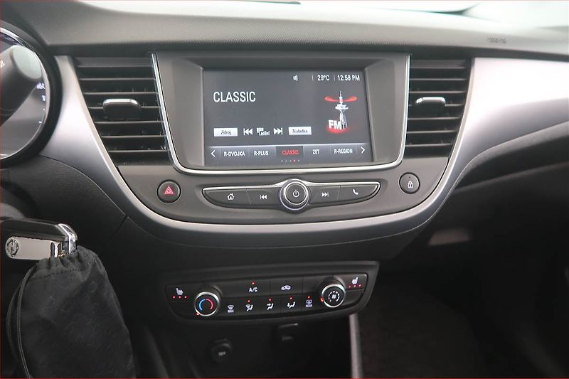 Opel Crossland X (2017) 1.2 Turbo, Serv.kniha - fotka 12 z 18