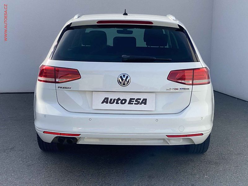 Volkswagen Passat (2016) 2.0TDi, Comfortline, DSG, LED - fotka 5 z 19
