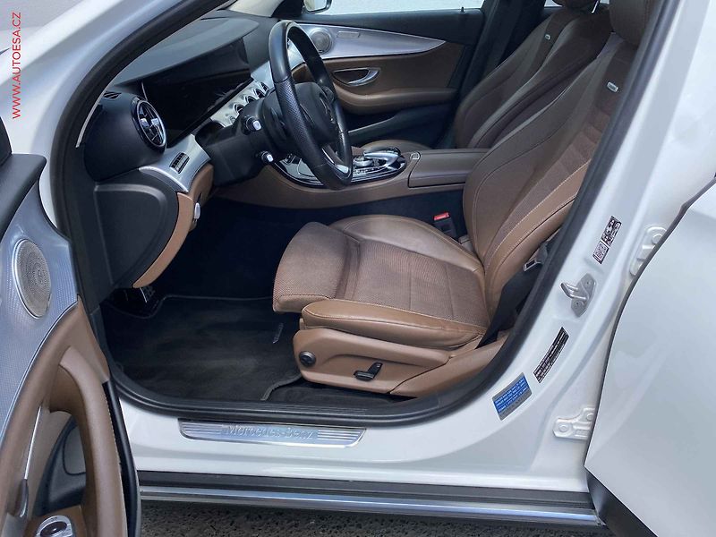 Mercedes-Benz Třídy E (2018) 2.0 d 4Matic E 220, ČR, AT - fotka 9 z 19