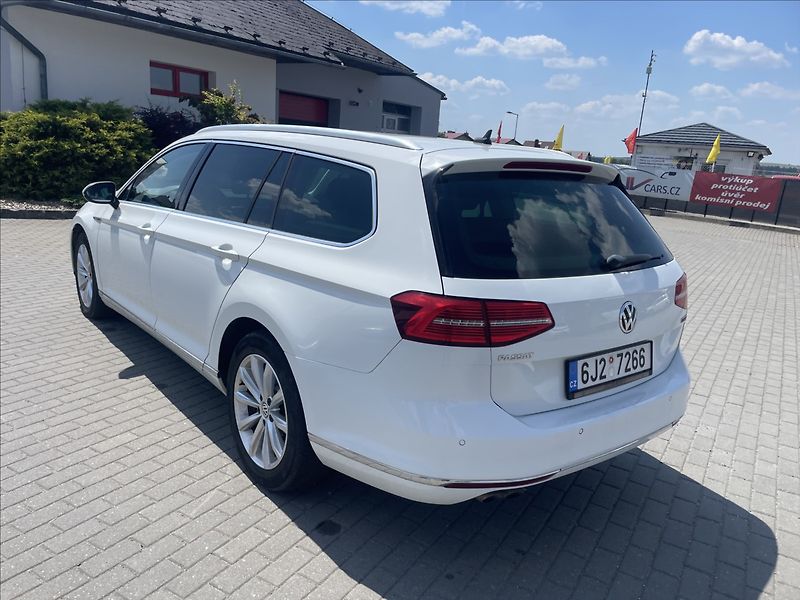 Volkswagen Passat 2,0 TDI 140kW BMT 4MOT DSG Hig - fotka 39 z 42