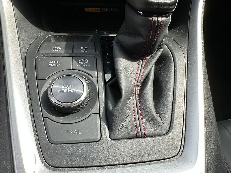 Toyota RAV4 (2025) EXECUTIVE PHEV 4x4, JBL 2,5l   - fotka 19 z 27