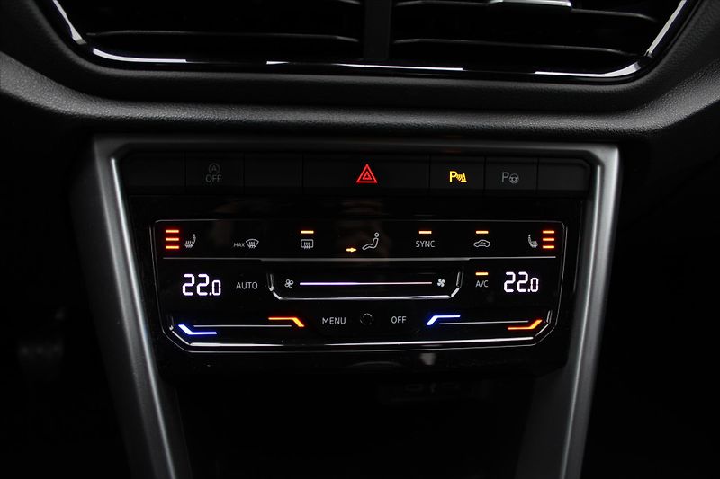 Volkswagen T-Roc 1.0 TSI LED ZÁRUKA DPH ČR - fotka 19 z 24