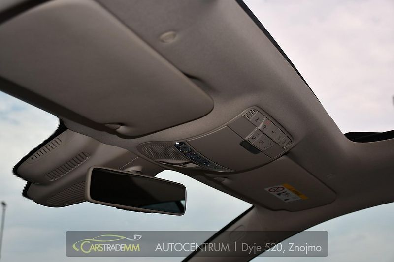 Mercedes-Benz Třídy E 400 4MATIC AMG ACC ČR HUD - fotka 42 z 53