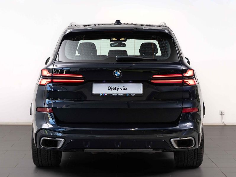 BMW X5 xDrive30d - fotka 5 z 22