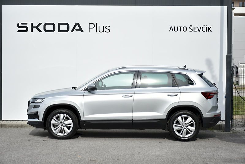Škoda Karoq (2025) Top Selection 2.0 TDI 110kW 4x - fotka 12 z 34