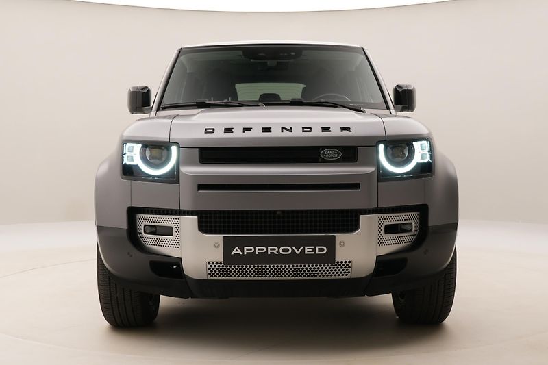 Land Rover Defender 110 D250 HSE AWD AUT CZ - fotka 15 z 51