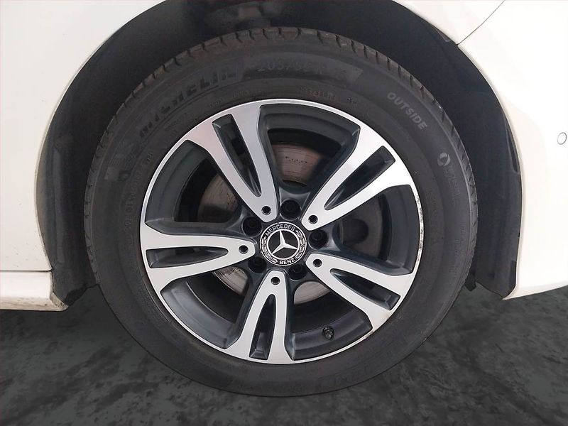 Mercedes-Benz CLA (2017) 180, ČR,1.maj, Bi-Xenony - fotka 15 z 18